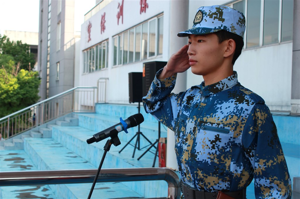 學生發(fā)言.JPG