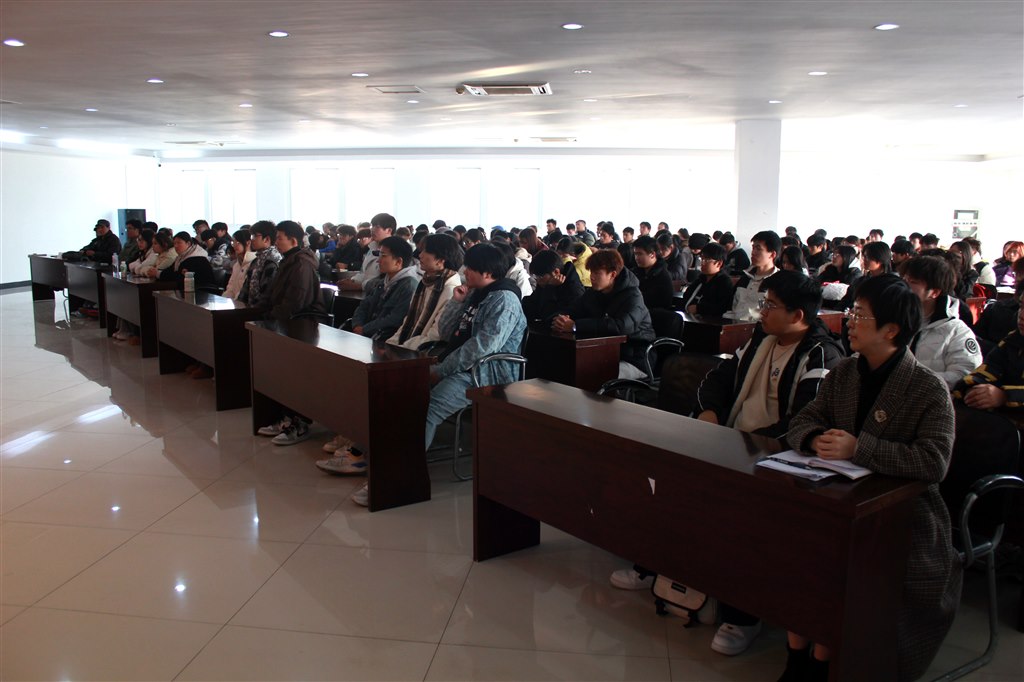 參會(huì)人員.JPG
